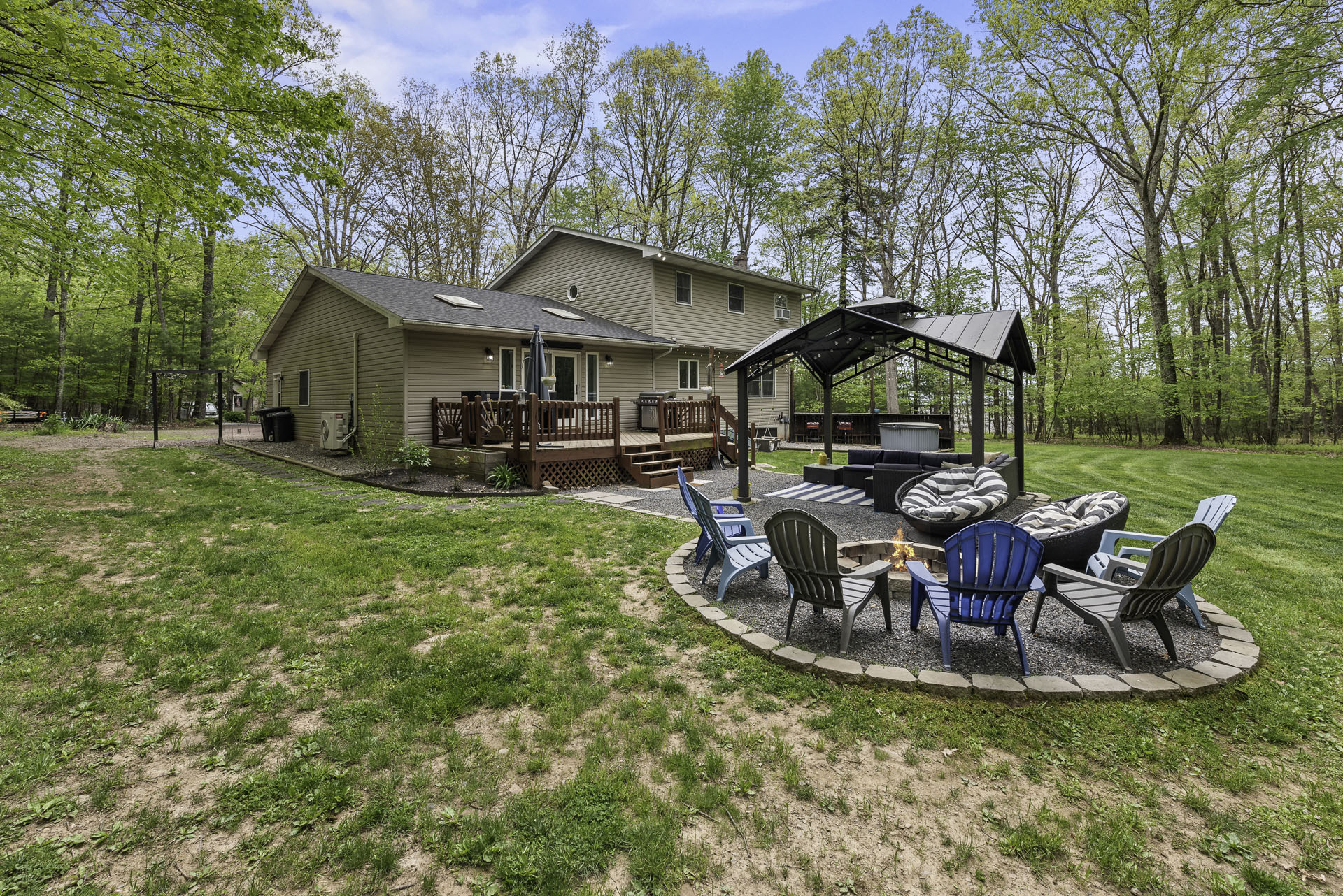 Pictures of the outside of a house